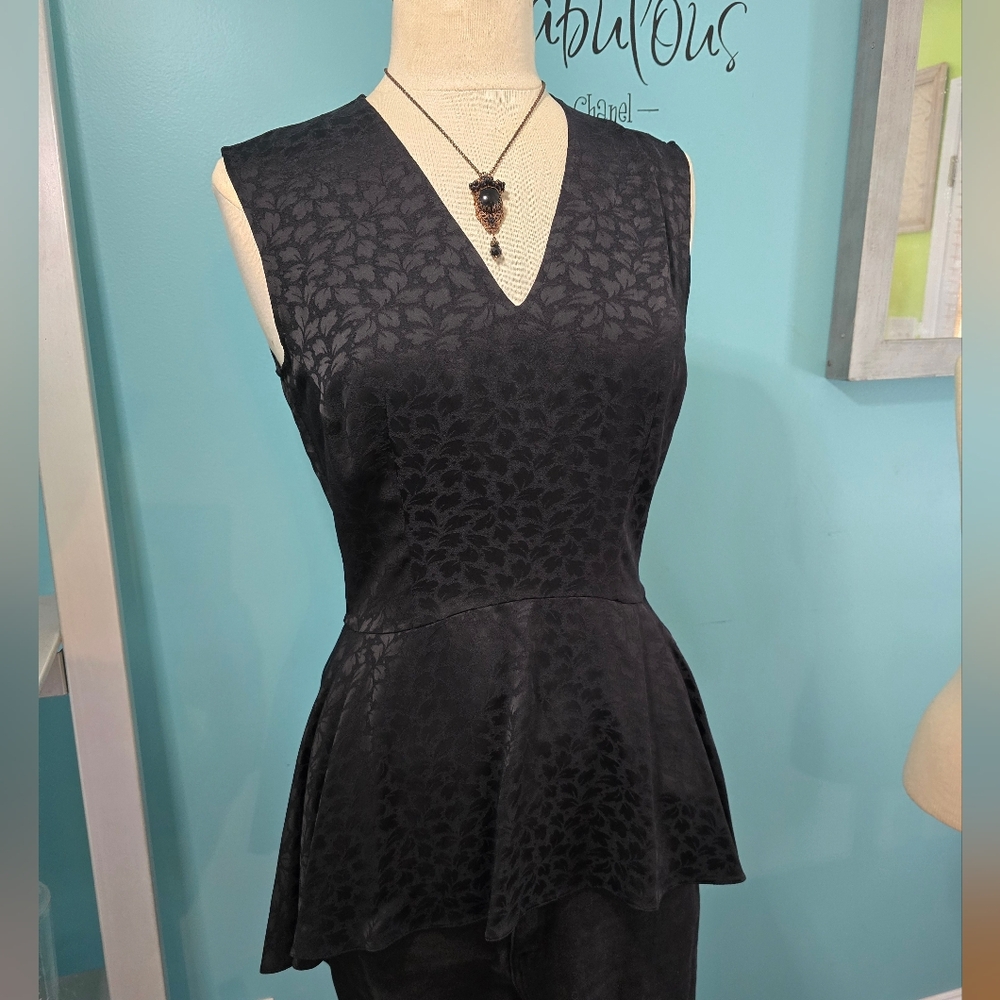 Exquisite Alexander McQueen Black Jacquard Sleeveless Peplum Top